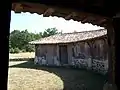 Vue de l'intérieur de la bergerie (août 2012)