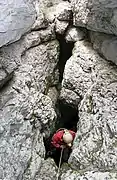 Entrée du gouffre du Pé de Muéou, Éourres, Hautes-Alpes, France.
