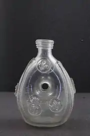 Gourde en verre du XVIIe siècle.Musée des Hospices civils de Lyon