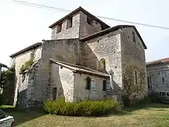 Église Saint-Pierre-ès-Liens de Rossignolet la croix située à son chevet