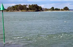 Partie sud de Govihan vue de la pointe de Logéo, sur la presqu'île de Rhuys.