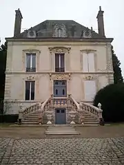 Vue de la « Grâce de Dieu », ainsi nommée la maison natale d'Arnaud de Saxcé à Saint-Jean-de-Braye (Loiret)