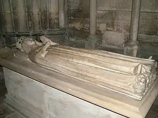 Gisant de Clémence de Hongrie dans la nécropole royale de la basilique de Saint-Denis.