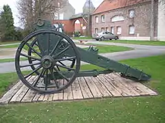 Affût de canon de la Première Guerre mondiale à Graincourt-lès-Havrincourt.