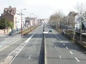 Vue du Grand Boulevard (Avenue de la République) de Lille-Roubaix-Tourcoing à hauteur de Marcq-en-Baroeul