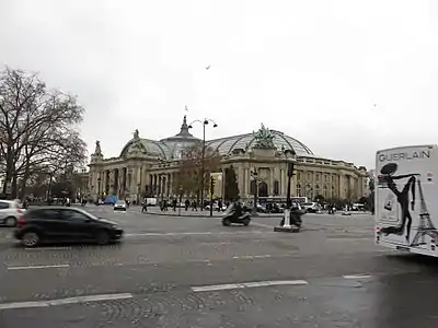 Vue depuis l'avenue des Champs-Élysées