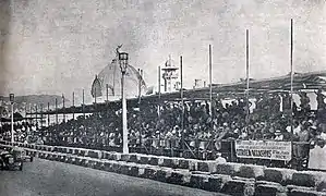 ...sur la promenade des Anglais (1934).