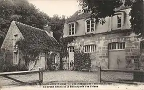 Le grand chenil et la boulangerie des chiens, vers 1900.