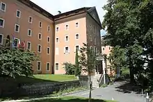 Façade d'entrée du grand séminaire.