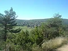 Arrivée en vue de Pierrefiche du Larzac sur le Grand Trail des Templiers 2018