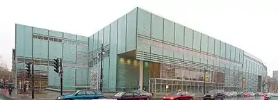 La Grande Bibliothèque à Montréal : principal édifice de diffusion de BAnQ.