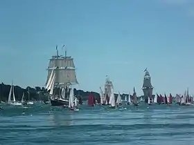 La Semaine du Golfe regroupe un millier de bateaux traditionnels et vieux gréements tous les deux ans durant la semaine de l’Ascension.