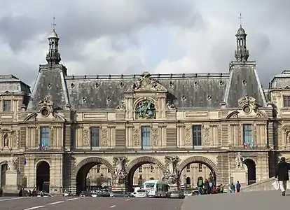 Facade sur la Seine.