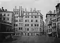 L'actuelle place Antoine-Rivoire, ancienne place de la Fromagerie avant le percement de la rue du Président-Édouard-Herriot, ancienne rue de l'Impératrice.