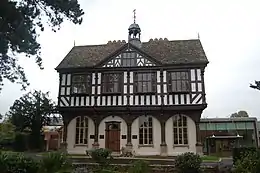 Grange Court, bâtie en 1633.
