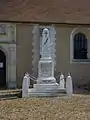 Le monument aux morts à Graveron.