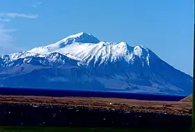 Great Sitkin vue de l'île Adak en 1990.