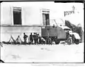 Automitrailleuse dans les rues d'Athènes pendant le coup d'État de Pangalos, en 1925.