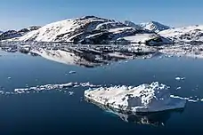 Île enneigée.