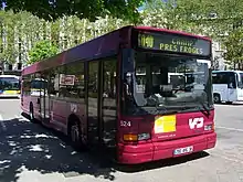 Un bus VFD Heuliez GX 217, de la ligne n° 6040, à la gare routière de Grenoble.