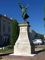 Le monument aux morts au début des allées Saint-Michel (sept. 2012).