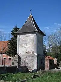 L’ancien pigeonnier du château.