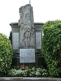 Le monument aux morts.