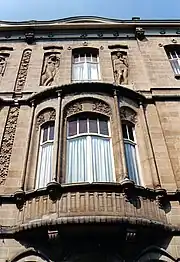 Fenêtres arquées (style Art nouveau) au n° 583-585 boulevard De Smet de Nayer à Bruxelles.