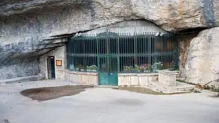 Grotte-chapelle de Remonot.