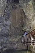 Le lac souterrain dans la Grotte aux Fées.