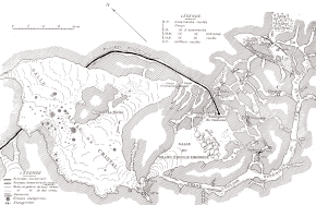 Le plan, légendé, montre l’étendue de la grotte, de la salle du Palais de Cristal à gauche jusqu’aux multiples petits couloirs explorés à l’époque au nord-est. Ossements roulés, limon, cailloux roulés, etc. sont indiqués par des abréviations et des petits dessins.