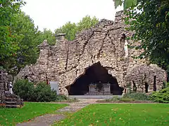 Grotte de Notre-Dame-de-Lourdes, rue de Saint-Avold à L'Hôpital.