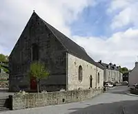 Façade occidentale et côté sud de l'église.