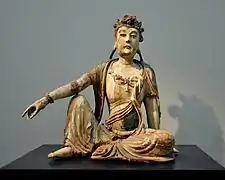 Bodhisattva Guanyin. Bois peint et doré. Jin, XIIe — XIIIe siècle Museum Rietberg, Zurich.