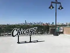 Vue du stade sur la skyline de Chicago