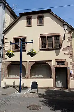 Immeublefaçade sur rue, toiture