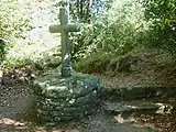 Guerlesquin : croix près de la chapelle Saint-Trémeur