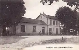  Éclaron disposait d'une gare sur les lignes de chemin de fer de Saint-Dizier à Wassy-Brousseval (projets de touristique et de tram-train) et de Montier-en-Der à Éclaron (ligne déferrée)