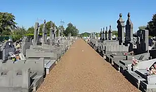 Le cimetière.