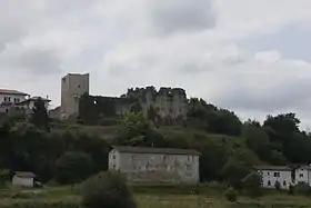 Château de Guichedonjon, bastion, fossé, forteresse