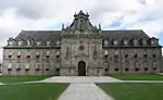 Ancien monastère des religieuses hospitalières, puis ancien hospice, actuel hôtel de ville