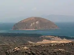 « L'Île du Diable » Guinni Kôma dans la baie de Ghoubbet-el-Kharab