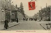 Le carrefour de la place en 1914.