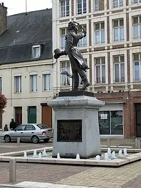 Monument à Camille Desmoulins (modèle de 1890, bronze refondu en 1923), Guise.