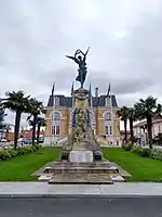 Monument aux morts« Monument aux morts à Gujan-Mestras », sur e-monumen