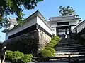 Une porte du château de Gujō Hachiman.