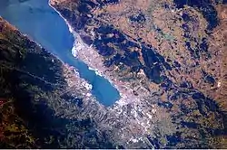 Image satellite du golfe et la ville d'Izmit