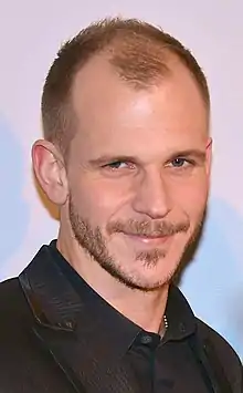 Gustaf Skarsgård incarne Merlin