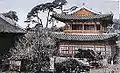 Gyeonghungak était un bâtiment attenant à deux étages de la salle Daejojeon du palais de Changdeokgung. La première histoire était Gyeonghungak et la deuxième histoire était Jinggwangru.