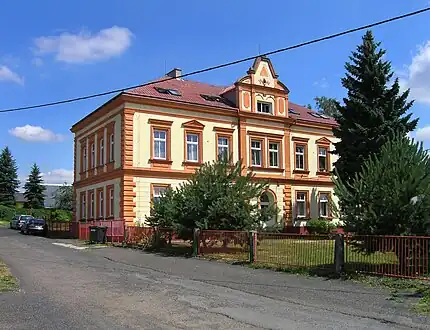 Ancienne école à Háj u Duchcova.